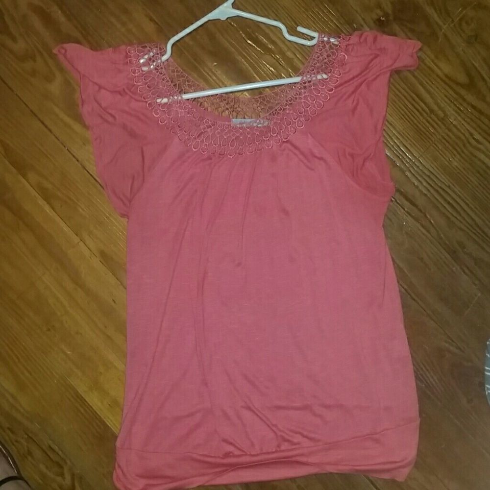 3/$15 Beautiful maternity top - Picture 2 of 5